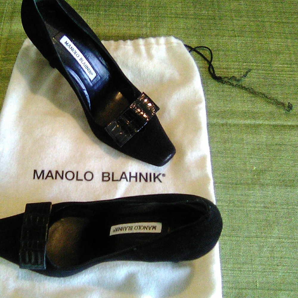Manolo Blahnik black 3" heel sz 37.5